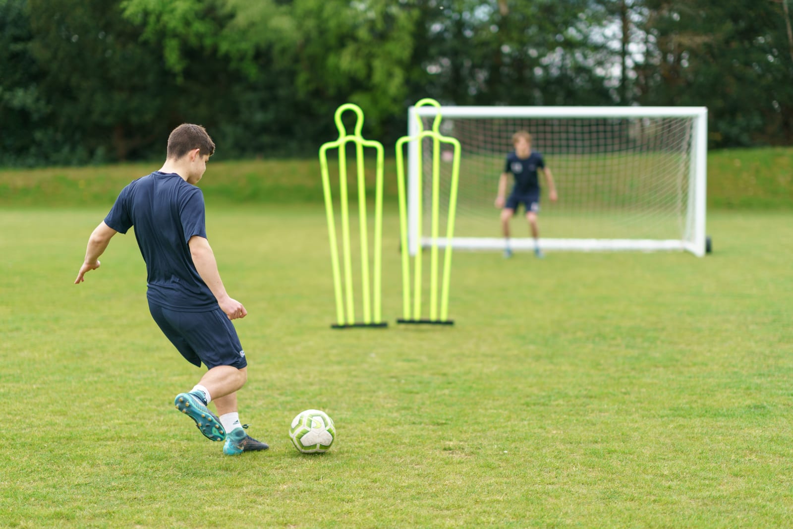 What are the Benefits of Going to a Private Football Academy?